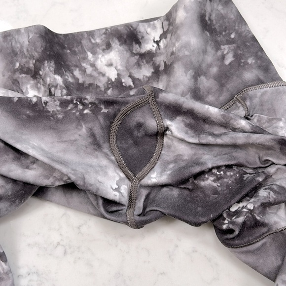 ATHLETA Salutation || Capri with stash pockets sz S - Picture 6 of 6